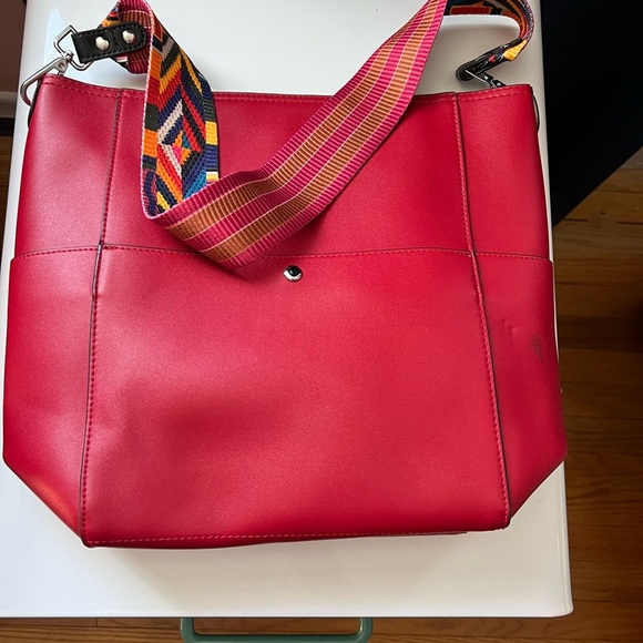 Bromen Vegan Leather Hobo Bucket Bag with two strap options - Picture 4 of 10